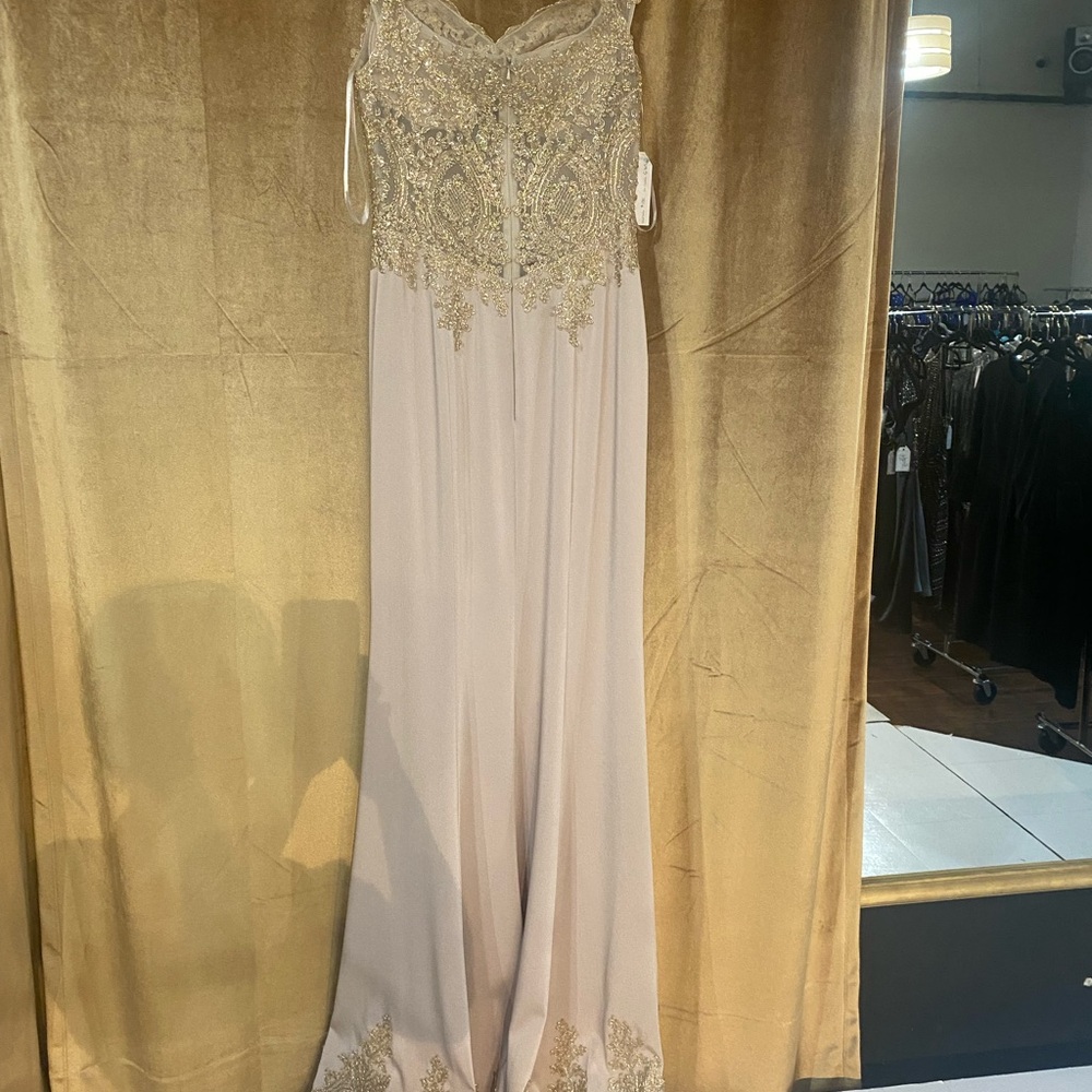 Elegant Gold Evening Gown - Picture 4 of 7